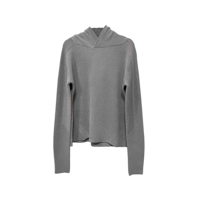 春 コーデ メンズ 用 服 シンプル ファッション オシャレ 大人 かっこいい 紳士服 セーター グレー カジュアル 通勤スタイル 重ね着コーデ ゆったりシルエット 着 デイリーウェア 街歩きスタイル|リコット