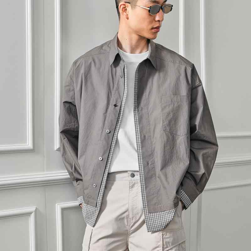 春 コーデ メンズ 用 服 シンプル ファッション オシャレ 大人 かっこいい 紳士服 長袖 チェック シャツ ジャケット 春 カジュアル 通勤スタイル 重ね着コーデ ゆったりシルエット 軽アウター｜リコット