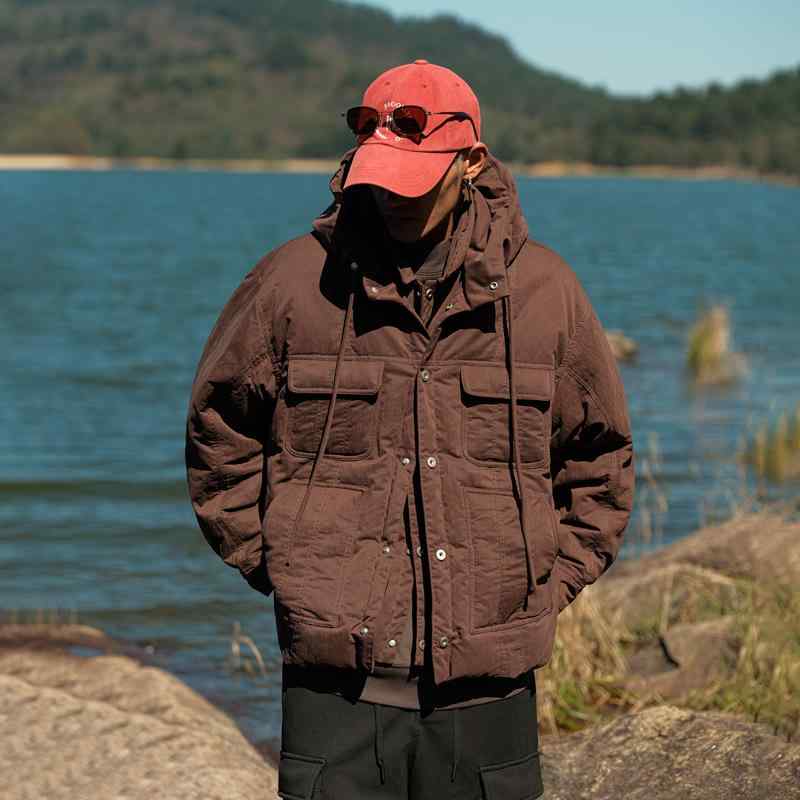 春 コーデ メンズ 用 服 分かりやすい 流行り物 オシャレ 成年者 成人男性服 アメリカン ボンネット付き添い人 上衣 細工物お召しもの ファスナー ホワイトダックダウン  心地よい 通い表現スタイル 重ね着コーデ ゆったり影ぼうし 軽アウター