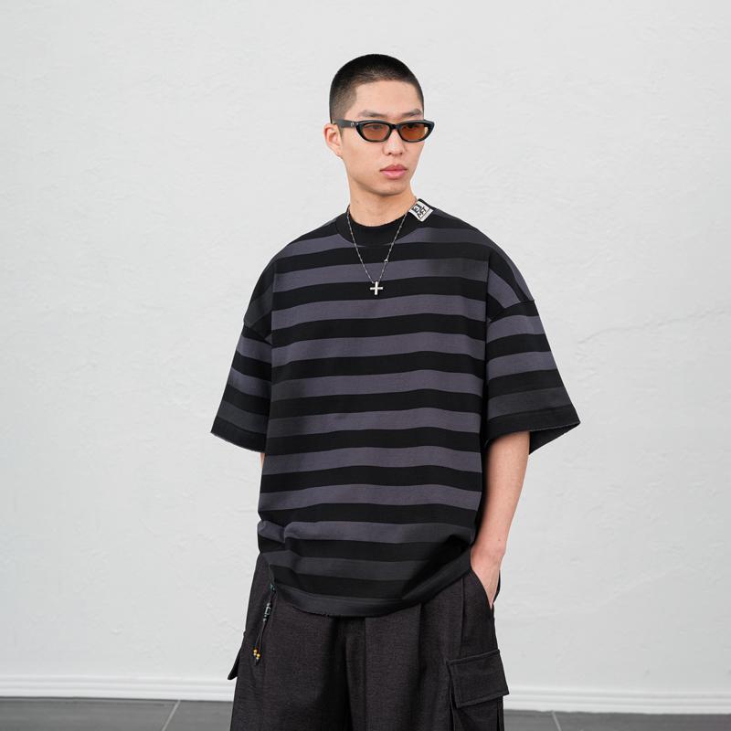 春 コーデ メンズ 用 服 シンプル ファッション オシャレ 大人 かっこいい 紳士服 カジュアル 五分丈 半袖 コットン シャツ ストライプ 夏 カジュアル 通勤スタイル 重ね着コーデ ゆったりシルエット さらっと着 普段使い|リコット