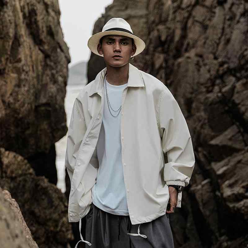 春 コーデ メンズ 用 服 シンプル ファッション オシャレ 大人 かっこいい 紳士服 カジュアル ゆったり ジャケット コート ワークウェア 秋 カジュアル 通勤スタイル 重ね着コーデ ゆったりシルエット 軽アウター｜リコット