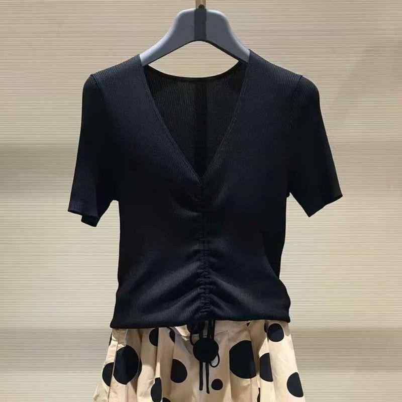 春 コーデ レディース ファッション オシャレ カワイイ シンプル きれいめ ナチュラル 上品カジュアル 婦人服 ホワイト カラー 夏 紫 半袖 Tシャツ Vネック セーター トップス