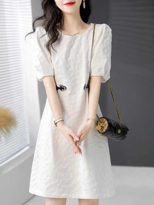 春 コーデ レディース ファッション オシャレ カワイイ   シンプル きれいめ ナチュラル 上品カジュアル 婦人服 ホワイト カラー 夏 ラウンドネック フレンチ風 スタイル ウエスト スリム 半袖 Aライン ドレス