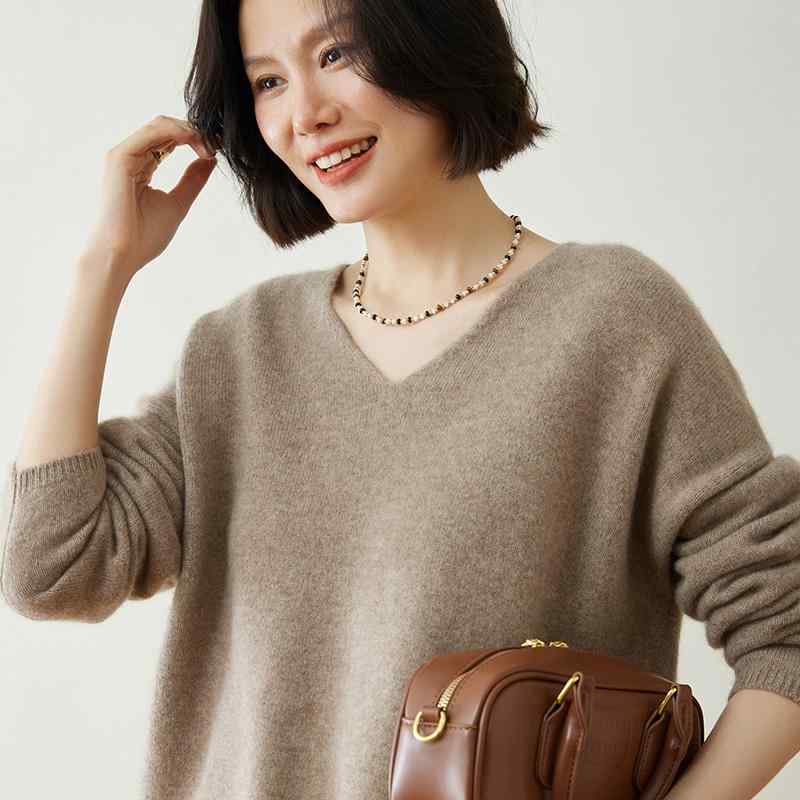 春 コーデ レディース ファッション オシャレ カワイイ シンプル きれいめ ナチュラル 上品カジュアル 婦人服 セーター ゆったり Vネック ニット レイヤリング トップス
