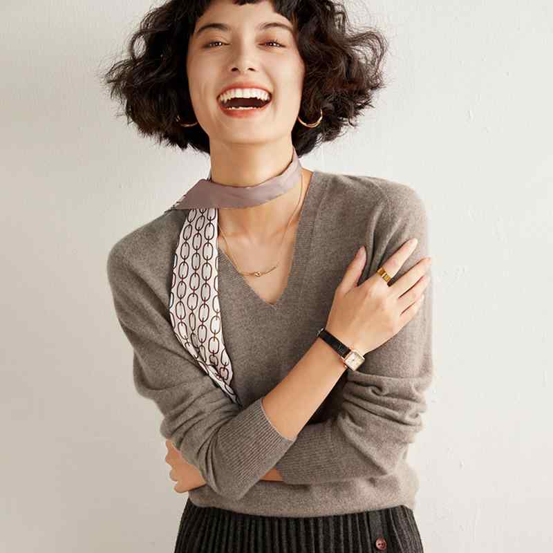 春 コーデ レディース ファッション オシャレ カワイイ シンプル きれいめ ナチュラル 上品カジュアル 婦人服 シームレス Vネック セーター 無地 プルオーバー ニット ウール ベース レイヤー |リコット