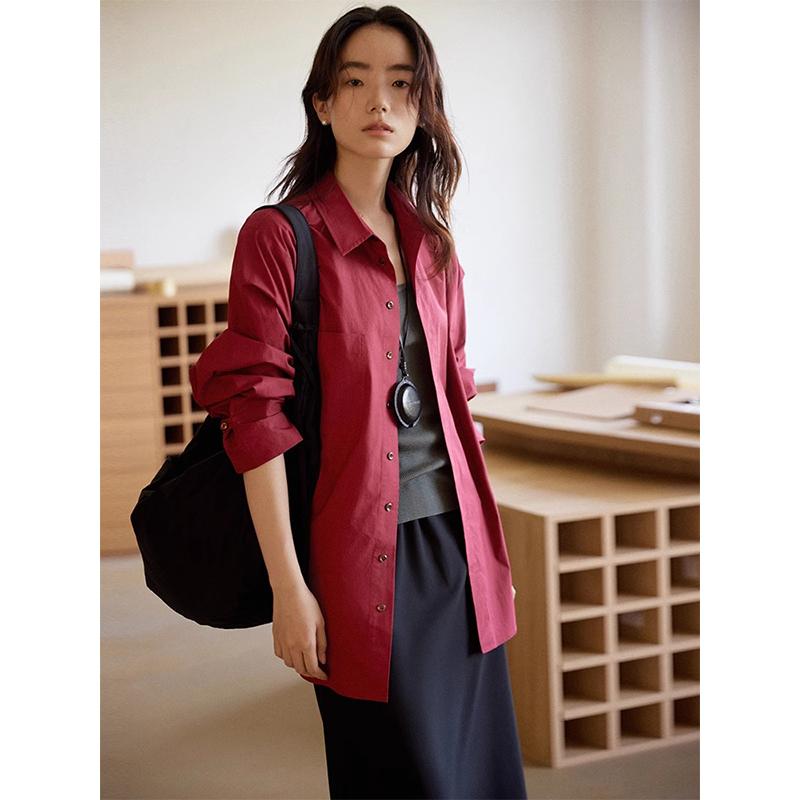 春 コーデ レディース ファッション オシャレ カワイイ シンプル きれいめ ナチュラル 上品カジュアル 婦人服 クラシック アンコラ レッド シャツ ジャケット フレンチ ポロカラー トップス