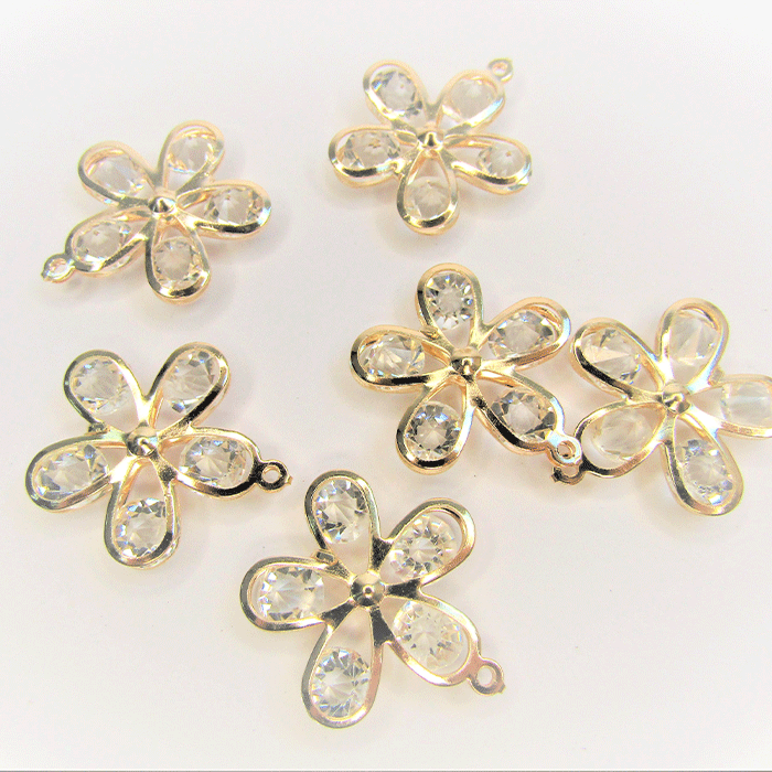 楽天市場】キラキラ雫チャーム 綺麗なしずく 涙型 カラーストーン 6個