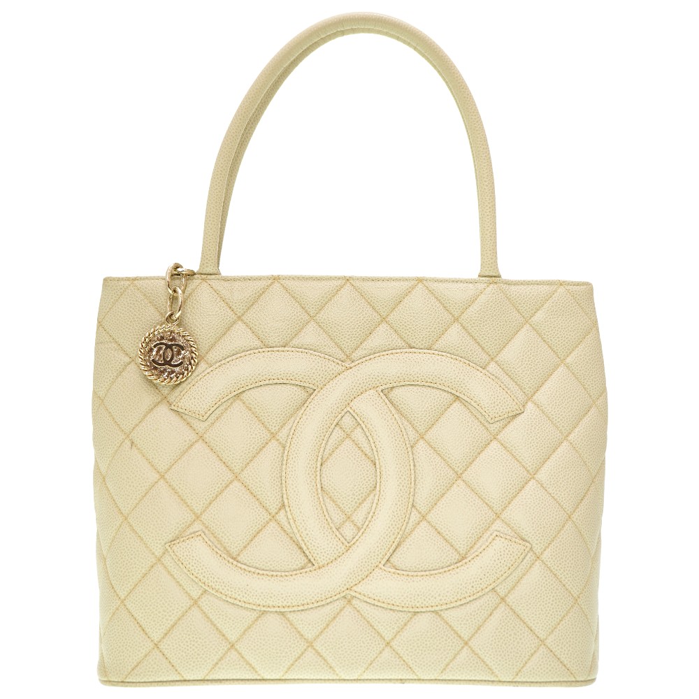 美品 シャネル 復刻トート キャビアスキン アイボリーグレー ゴールド金具 トートバッグ 0088【中古】CHANEL｜ＬＩＦＥ ＴＩＭＥ店