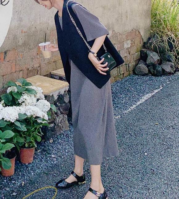 レイヤード ノースリーブ ロング丈 サイズ豊富 ミモレ丈 Tシャツワンピ スリム SS 春 セットアップ ラウンドネック XS 2 LL XL 袖なし ワンピース 半袖 M 無地 ストレート プリーツ L ボタン 夏 前開き S 羽織り レディース｜lifeactive