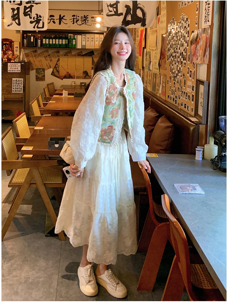 レディース ワンピース 膝下 ロング 長袖 フレアスリーブ ラウンドネック フレア Aライン クロシェ 可愛い きれいめ シンプル カジュアル キュート ガーリー 清楚 ナチュラル 花柄 フラワー イベント 秋