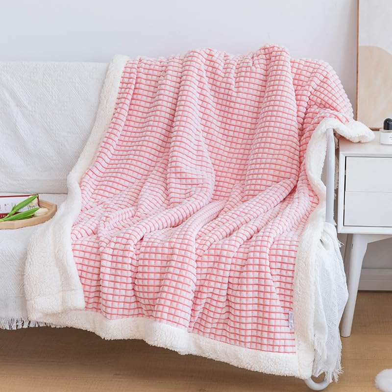 毛布 ブランケット 二枚合わせ 裏ボア ふわふわ もこもこ あったか 防寒 二分の一大いさ シングル ダブル 朦朦たる 生あたたかい ひざ掛け 肩かけ 大判 掛けブランケット 寝いす取りまかなう 洗える 今めかしい 秋冬用 寝具 (サクラ色,180*200糎)