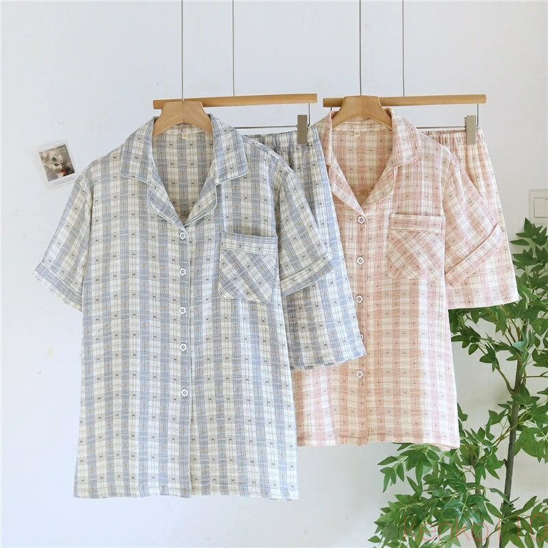 【送料無料】ペア パジャマ 半袖 夏 男女2着 セット 春 チェック 前開き シンプル カジュアル 爽やか カップル 薄手 ルームウェア 半袖トップス ショートパンツ 高級 春夏 ペ|雑貨専門店ライキー 店