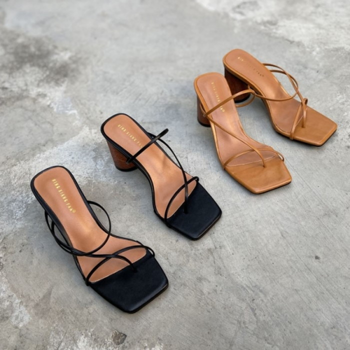 年 新作 春夏 3color スクエアトゥ トング デザイン ストラップ ミュール チャンキーヒール ヒール高 7センチ Heel 7cm 細ストラップ 華奢 かわいい 大人可愛い Clinicalaspalmeras Com