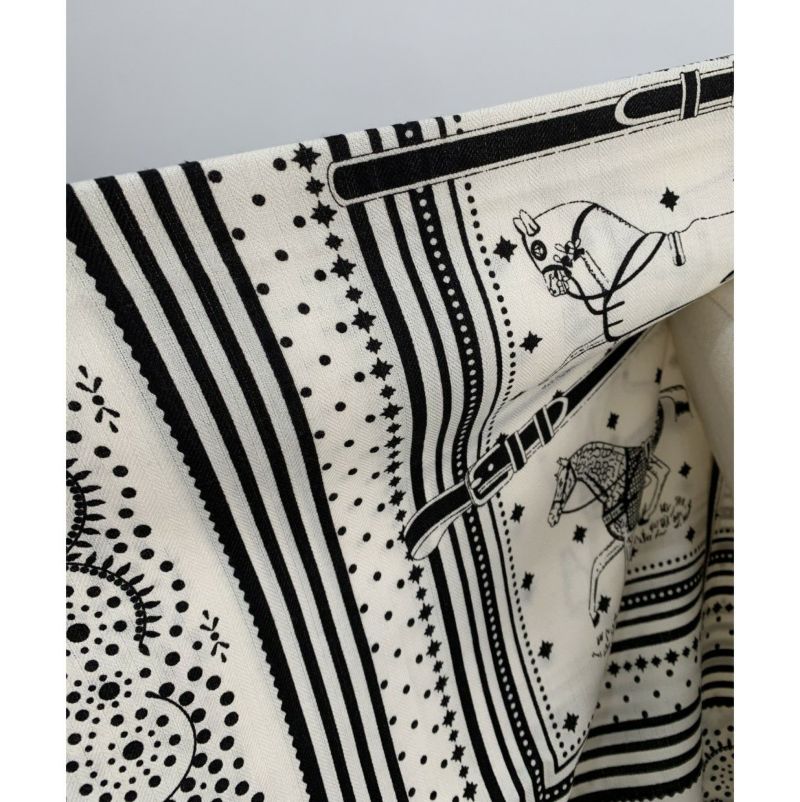 2025 新作3color Horse scarf Cashmere素材 2025 新作 3color Horse scarf Cashmere素材 - メルカリ