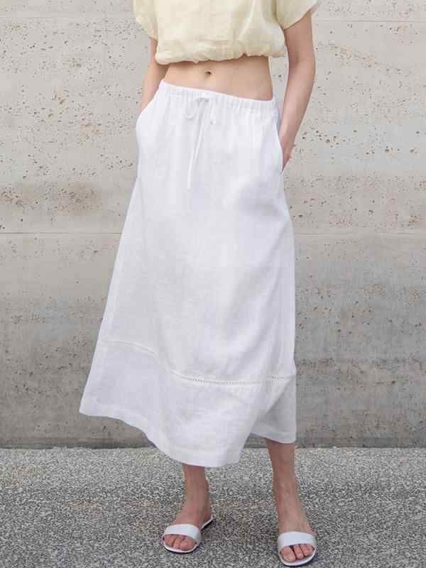 レディース スカート 麻 半身スカート 白色 春夏 直筒スカート Aライン 切り替え ミモレ丈 開き ゆったり Hライン 気質 通勤用 軽量 吸湿速乾 再生繊維 混紡 純色 紗ネット 加工 25-29歳向け 女性用 普段使い トップス 合わせ ロングスカ