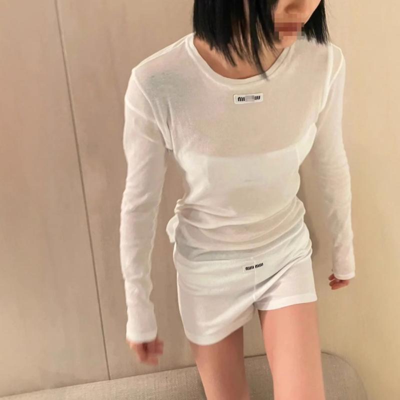 Tシャツ レディース 春夏 防晒 長袖 透け感 軽量 接触冷感 綿素材 修身 短丈 丸首 セットインスリーブ 3Dプリント 単色 復古 白色 ベージュ グレー ライトブルー 赤 インナー トップス 部屋着 通勤 吸湿速乾 伸縮性