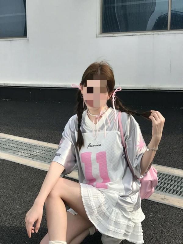 Tシャツ メンズ レディース 短袖 トップス ユニセックス ゆったり シルエット Vネック 切り替え 配色 デザイン ポリエステル 素材 速乾 機能 ノンアイロン 加工 快適 休日 スタイル 日韓 ファッション 銀色 ネイビー 夏 2025 シーズン