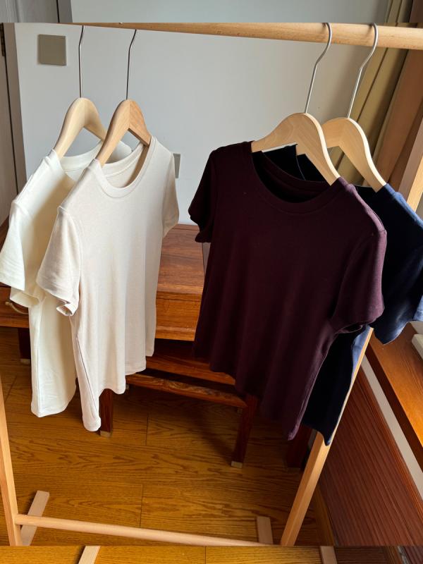 Tシャツ レディース 短袖 トップス 醋酸天? レイヨン混 接触冷感 伸縮性 修身 スリムフィット ラウンドネック ゆったりシルエット 通勤スタイル 気質 純色 春夏 白色 ミルクティー グレー ワインレッド ネイビー チェリーレッド ブラック 吸湿速乾 4,617円