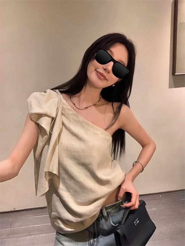 リネン 無袖 トップス 女性用 夏 斜め襟 ゆったりシルエット 荷葉エッジ 切り替え デザイン 燕麦色 軽量 通気性 吸湿速乾 復古風 普段使い ブラウス シャツ