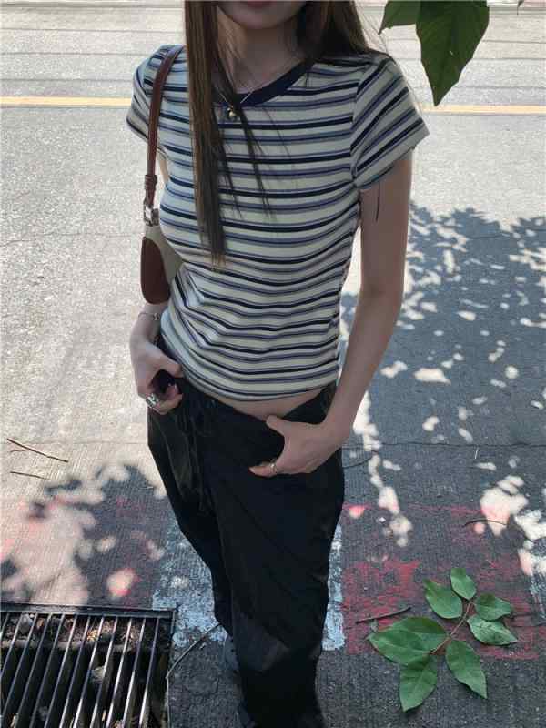 Tシャツ レディース 春夏 短袖 丸首 修身型 気質通勤 ストライプ柄 切り替え 粘膠繊維 吸湿速乾 免アイロン 短丈 藍色 普段使い 軽量 伸縮性 ビッグシルエット ハイウエスト ブラック ピンク系 アイボリー 秋冬 サマー ウィンター カジュアルスタ
