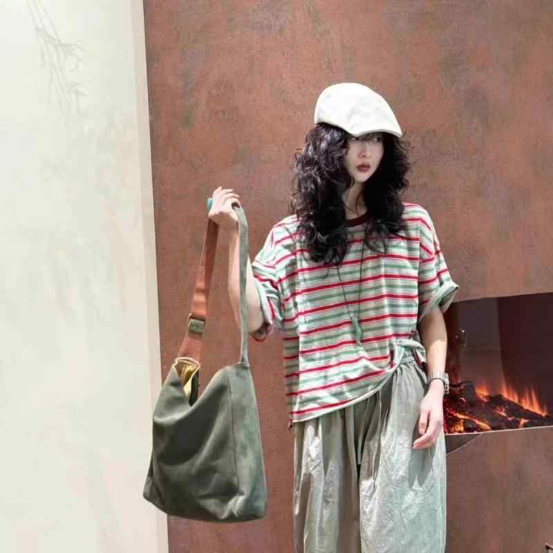 Tシャツ 女性用 夏 韓国風 ゆったり かわいい カラフル ストライプ 丸首 短袖 プルオーバー トップス コットン 落とし肩 切り替え デザイン 軽量 吸湿速乾 日常使い カジュアル スタイル ビッグシルエット マルチカラー
