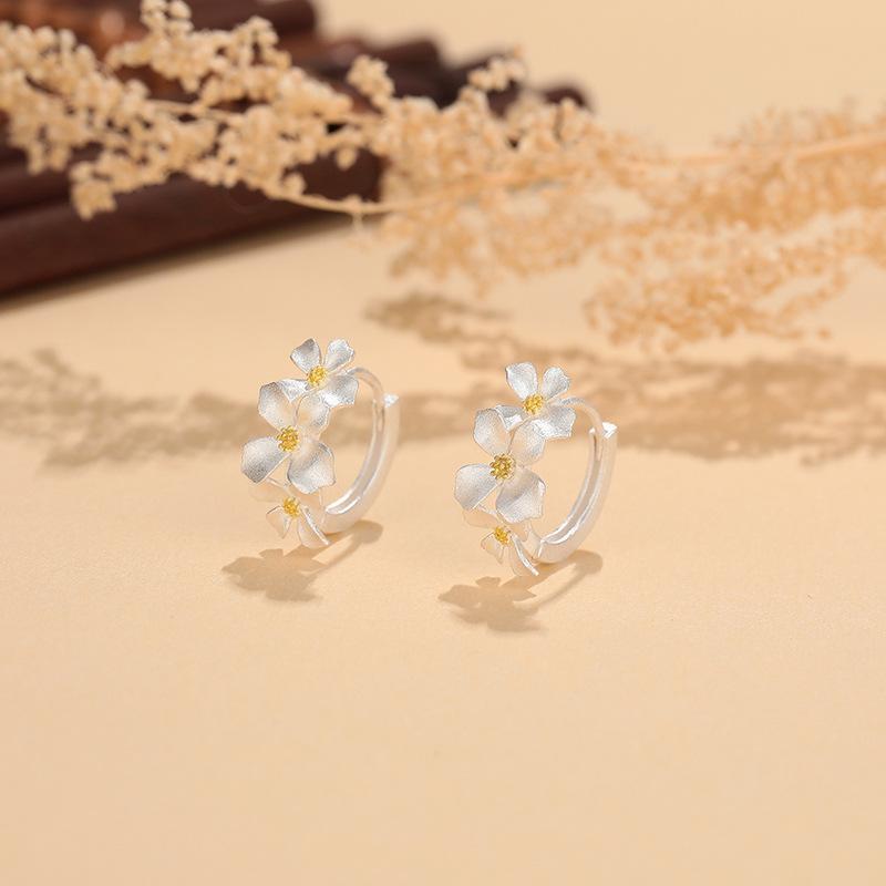 イヤリング 女性用 新中式 ?子花 モチーフ 純銀 耳飾り 花柄 シンプル クリーンスタイル 銀色 黄色 接触冷感 軽量 個性派 植物モチーフ 夏 普段使い アクセサリー