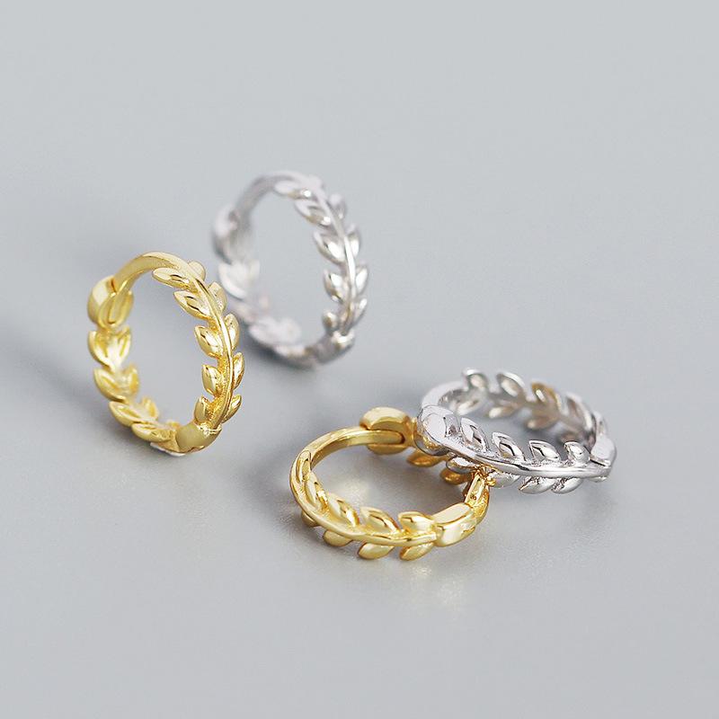 イヤリング 女性用 シンプル 葉っぱ モチーフ S925 シルバー アクセサリー ファッション コールドトーン ミニマム デザイン 植物柄 ゴールドカラー プラチナカラー 秋冬 通勤 普段使い 軽量 スタイリッシュ 百搭