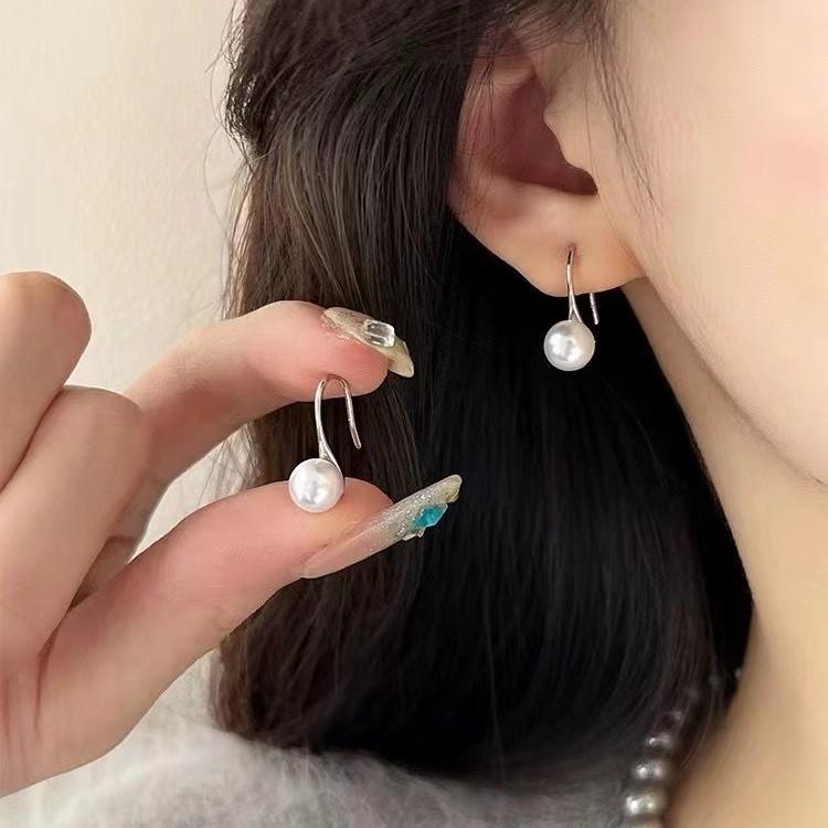 イヤリング 女性用 淡水パール 8-9mm 丸型 強光 白 純銀 ハイヒール 耳フック シンプル 夏 日常 通勤 かわいい 軽量 アクセサリー ギフト
