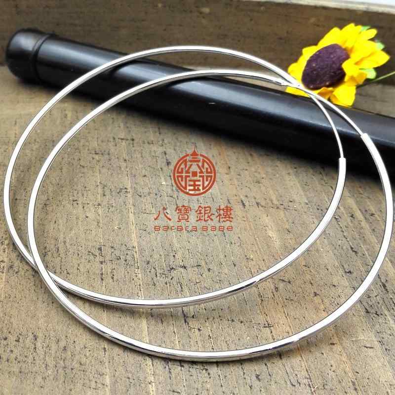 イヤリング 成人女性用 大型 丸型 耳飾り 幾何学学 ひな型 銀製 付属品 個人的特徴派 流行り物 声遣い 冬 時節 軽さ 分かりやすい 今めかしい サイバー空間風 流行り
