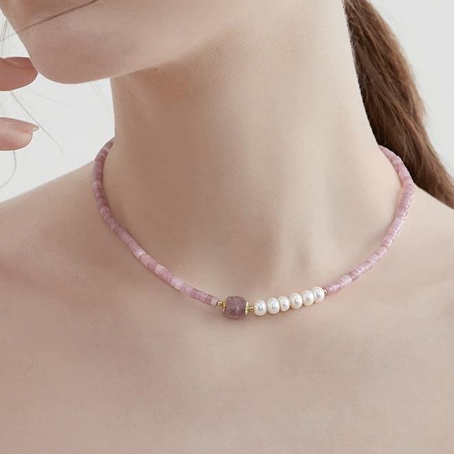 ネックレス 女性用 ピンク ビーズ 真珠 デザイン 個性 軽量 チック スタイル 天然石 夏 アクセサリー かわいい 普段使い 軽奢 感 手作り 加工