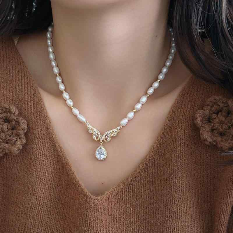 ネックレス 女性用 淡水パール 翅膀 ペンダント 気質 ファッション デザイン 毛糸チェーン チェーン 串珠 電鍍加工 水滴形 幾何型 丸型 楕円形 高級感 ファッション 通勤用 冬 ベ珠 ミックスストーン 混合宝石 31cm 40cm