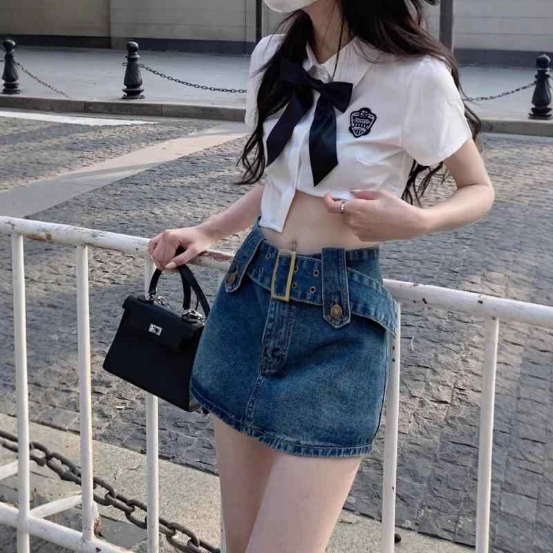 半身スカート 女性用 Aライン ハイウエスト 牛仔 デニム 短丈 スカート 防走光 包臀 切り替え ボタン ジッパー 洗い加工 綿 ストレッチ 素材 快適 軽量 伸縮性 吸湿速乾 普段使い 通勤 カジュアル スタイル 復古 ブルー ブラック