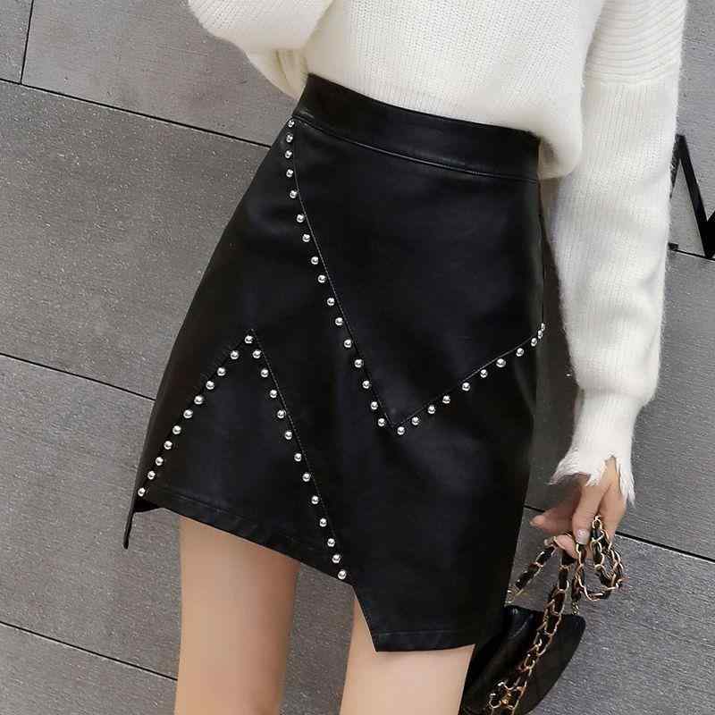 スカート 女性用 秋冬 黒 ショートレングス ハイウエスト Aライン 包み込み ヒップハグ フレア ファッション スタイリッシュ プーマテリアル 合成皮革 フリンジ スタッズ 装飾 軽量 伸縮性 気質 優雅 私服 インポート スタイル ラグジュアリー セ