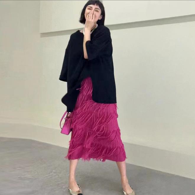 スカート 女性用 気質 気品 プリーツ ミディ丈 半身スカート 百褶スカート フレアスカート ?? ポリエステル 再生繊維 高弾性 伸縮性 軽量 通勤用 気質通勤 杏色 ピーチカラー 赤 ワインレッド ブラック ブラックカラー 夏 春夏 季節用 女性ファ