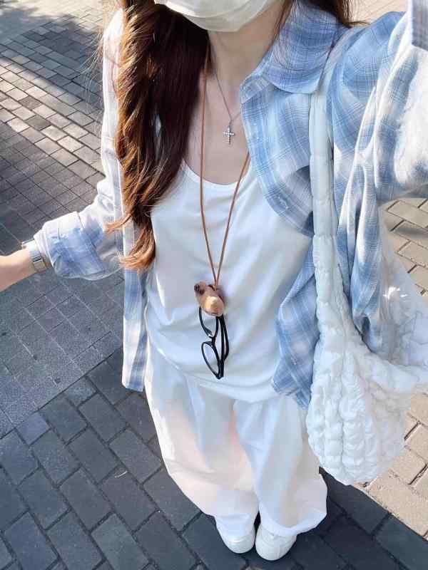 長袖シャツ 女性用 春夏 防紫外線 格子柄 薄手 デザイン 法式 トップス ポロカラー 切り替え セットインスリーブ 清新 甘め 学院風 ポリエステル ビニロン 接触冷感 軽量 吸湿速乾 通勤 普段使い カジュアル ブラウス シャツ コットン風 柔らか素 4,502円
