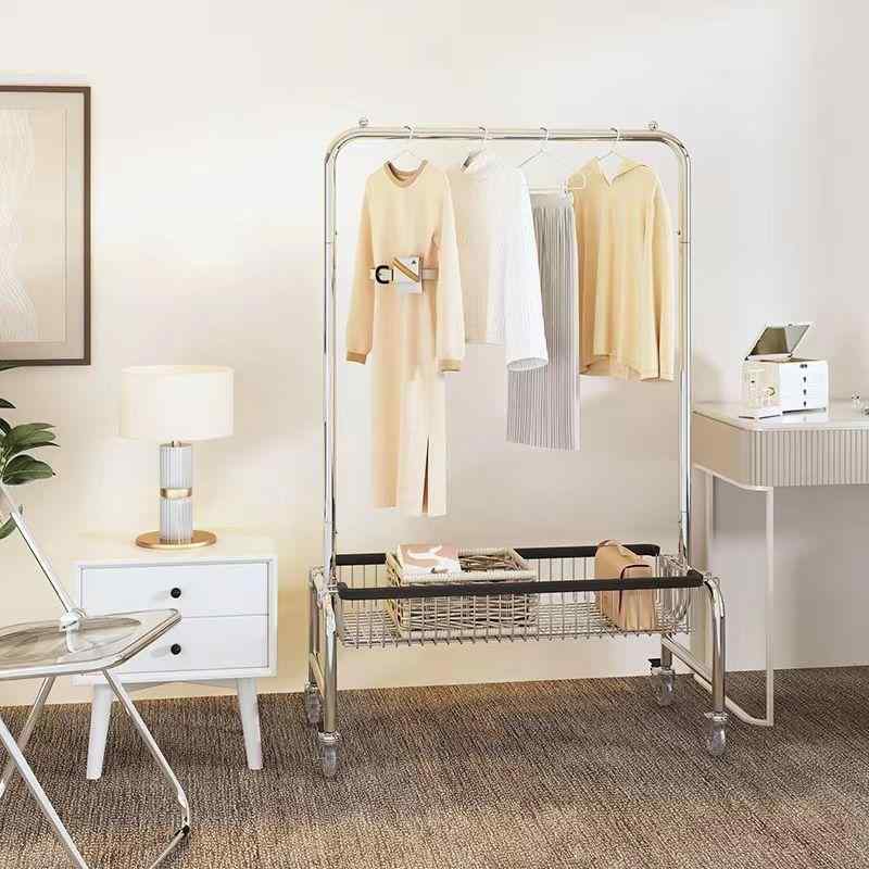 ハンガーラック 北欧風 移動式 多機能 収納 衣類 展示 金属製 電気メッキ加工 シルバー 床下収納 バスケット付き 衣類整理 部屋収納 軽量 キャスター付き シンプルデザイン 普段使い 省スペース