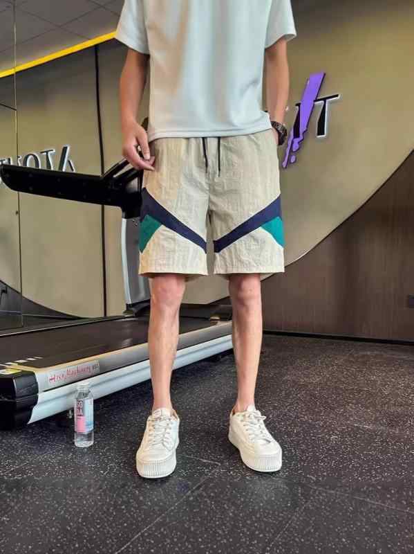 メンズ 夏用 ショートパンツ 直筒型 薄手 透気性 速乾 マイクロストレッチ 耐摩耗 化学繊維混紡 ブラック 米白色 ミッドライズ ロープクロージャー 韓国スタイル ゆったり ベーシック ビーチウェア カジュアル フィット ティーン向け アウトドア 日常
