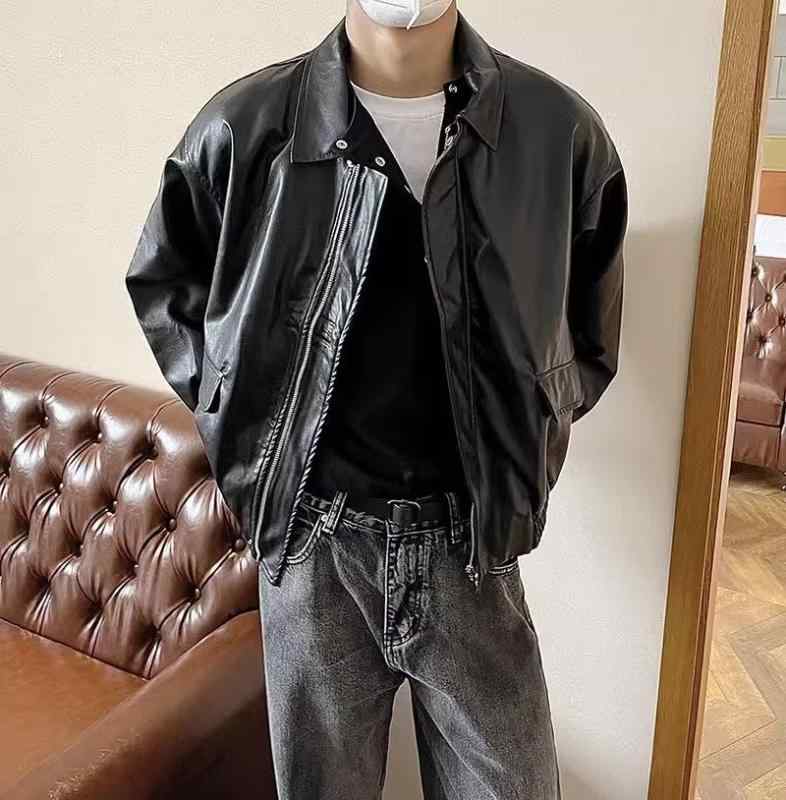 メンズ 秋冬 ライダースジャケット PUレザー 合体型 短丈 スタンドカラー シングルブレスト 多ポケット 立体ポケット ストレートヘム ブラック ブラウン ゆったりシルエット ハンガリアンスタイル レトロ クール 痩せ型 韓国風 ポリエステル裏地 ノン