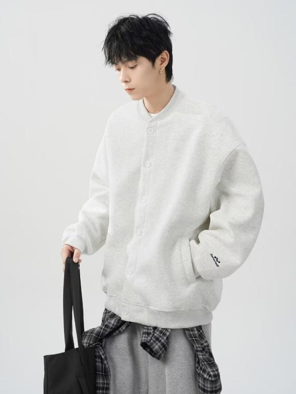 メンズ 野球風 ジャケット 春夏 トップス コート 長袖 丸首 男性用 上着 フーディー ミックス スタイル 防風 耐摩耗 ポリエステル 混紡 素材 ゆったり シルエット 単排ボタン 無帽 普通 厚み 無地 デザイン 直線 裾 ボタン 装飾 立体 ポケッ