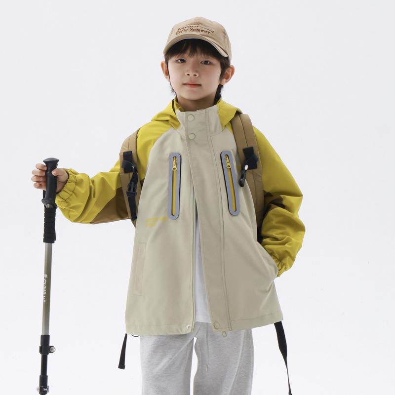 キッズ 男の子 春 ジャケット フード付き 切り替え 長袖 ポリエステル 柔らかい 普通厚 短丈 緑 橙 110cm 120cm 130cm 140cm 150cm 160cm 170cm 韓流 ストリート 字母 プリント 潮 ファミリー アウトドア 普