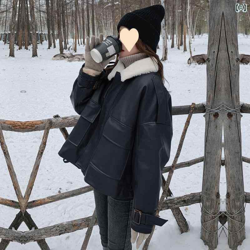 韓国 版の 毛皮の コートの 女性の 短い タイプ 2025 年の 冬の 新型の ハイエンドの ベルベットは 厚い 革の ジャケットの 機関 車の 服の 潮を プラス します。