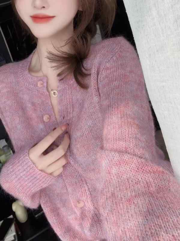 カーディガン 女性用 春夏 長袖 ニット 開襟 グラデーションカラー ストライプ柄 薄手 ゆったりシルエット ラウンドネック ボタン 軽量 ナイロン 素材 紫色 甘め かわいい シャネル風 私服 コーデ 日常使い 伸縮性 通勤