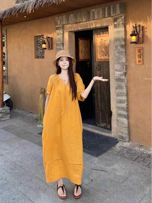 ワンピース 女性用 夏 灯?袖 Vネック 系? ゆったり 膝下ロング ドーパミン カラー 明るい黄色 ポリエステル 接触冷感 軽量 吸湿速乾 短袖 ゆったり腰 日韓カジュアル ラフスタイル 単品 純色 ゆったりシルエット ビッグシルエット ゆったりフィッ