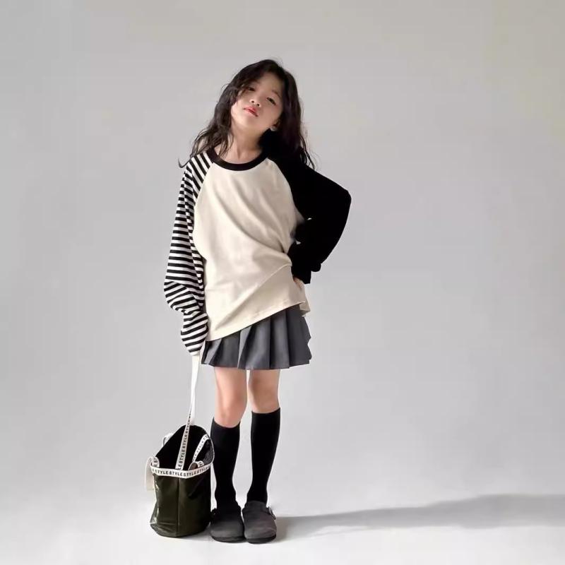 キッズ 女の子 長袖 Tシャツ トップス 秋 秋冬 丸首 ストライプ 切り替え コットン 綿100% 吸湿速乾 柔らかい 韓国風 洋気 休? 黒白 非対称 実用 120cm 130cm 140cm 150cm 160cm 170cm