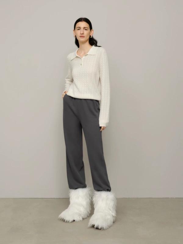ニットセーター 女性用 秋冬 通勤風 羊毛混 柔らか素材 長袖 ポロカラ ボタン 装飾 Aライン シルエット セットアップ 短丈 純色 アイボリー 免・聞加工 中厚 気質 スタイル