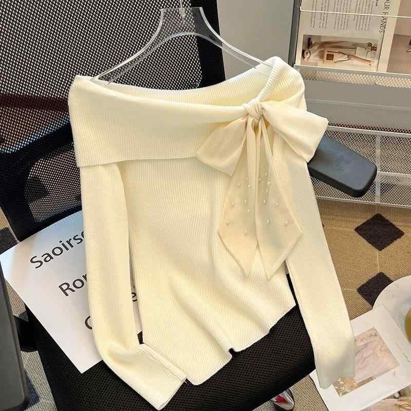 ニット トップス レディース 秋冬 接触冷感 粘着繊維 長袖 一文字肩 蝶結び 不規則 ヘム フレア袖 気質 通勤 都市スタイル 杏色 ブラック レッド かわいい 百搭 軽量 伸縮性
