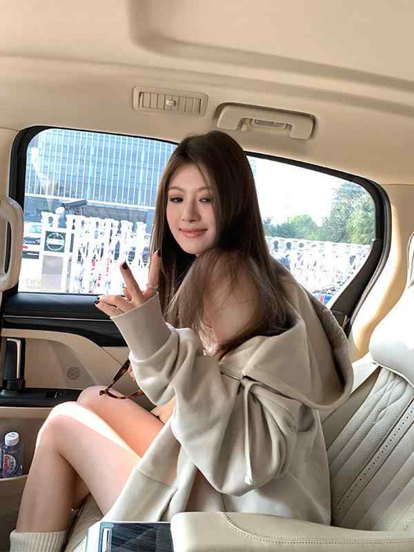 パーカー お上さん用 秋 秋冬 通い 通い用 普段使い走り お部屋着 軽さ 伸縮性 吸湿速乾 うつり変わり 綿織物 ポリエステル 生まれ変わり衣料繊維 綿 ジーンズ風 御機嫌酉の方角 ビッグ影ぼうし Vのど首 長袖 ジップアップ ボンネット付き添い人 開襟 広広とした ルーズフィット カラーブ