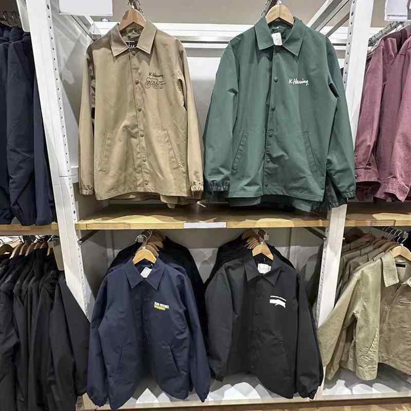 春夏 レディース メンズ カップル コーチジャケット 印花 長袖 ワイドシルエット ミドルウェイト フラップカラ 普通丈 ゆったり トップス 深米色 グリーン ブラック ネイビー 綿混 日常使い カジュアル 韓国スタイル 5,347円