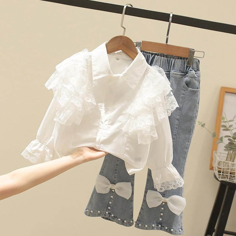 キッズ 女の子 トップス シャツ レース フリル 襟 デザイン 長袖 かわいい 蝶結び アクセント 綿混紡 柔らかい 素材 普通厚 純色 ホワイト 長ズボン デニム ジーンズ セット 春 秋 シーズン 3～8歳 100～140cm 対応 韓風 カジュアル