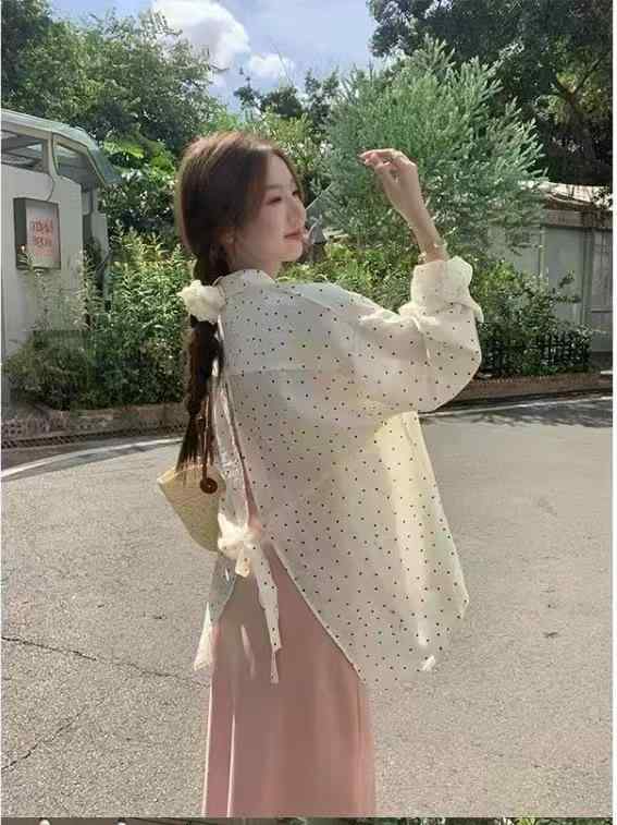 レディース シャツ トップス 長袖 杏色 波点柄 系帯 切り替え ポリエステル 薄手 UVカット 防晒 防紫外線 ゆったり ワイドシルエット 通勤 気質 スタイル カジュアル 夏 春夏 軽量 通気性 吸湿速乾 シャツカラー ブラウス シャツワンピース イ
